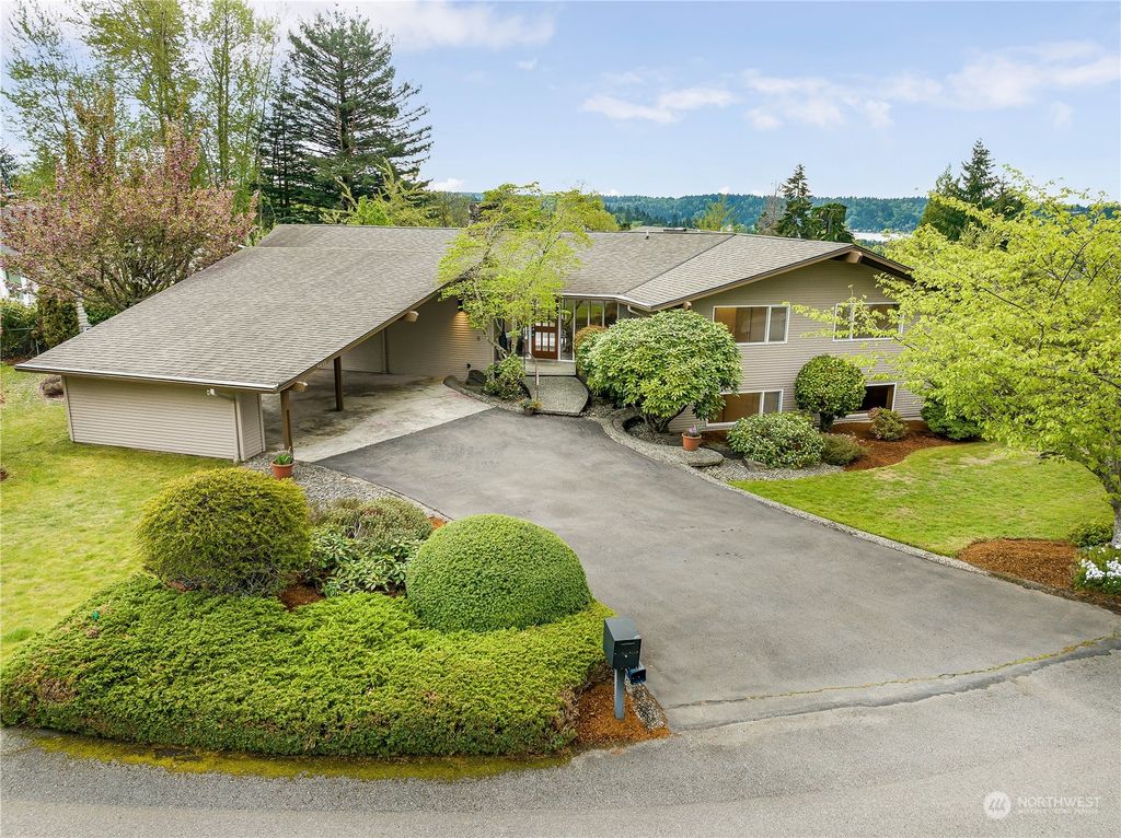 Photo of 4255 133rd Avenue SE, Bellevue, WA 98006 (MLS # 2047204)