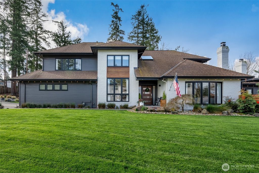 Photo of 909 11 Street, Mukilteo, WA 98275 (MLS # 2387611)