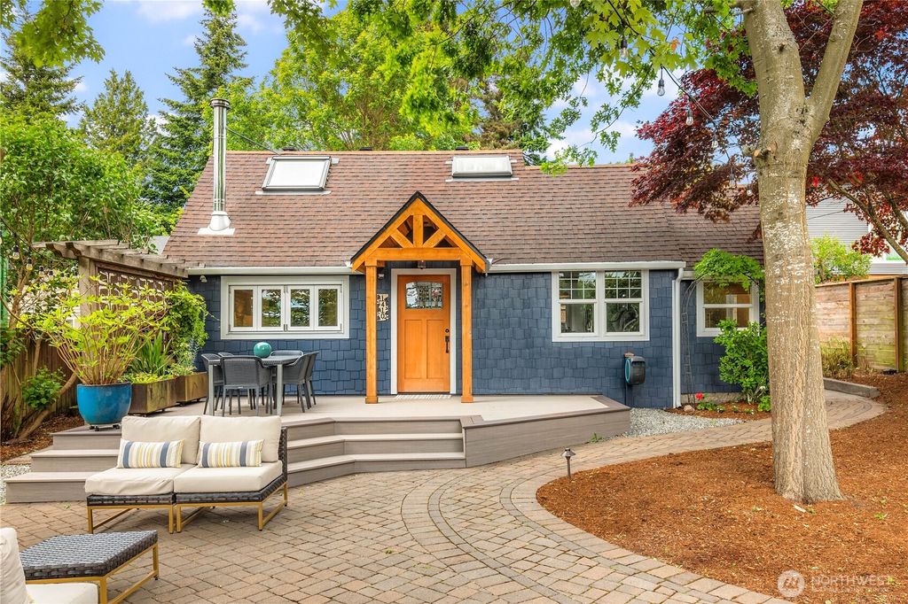 Photo of 1410 N 100th Street, Seattle, WA 98133 (MLS # 2386106)