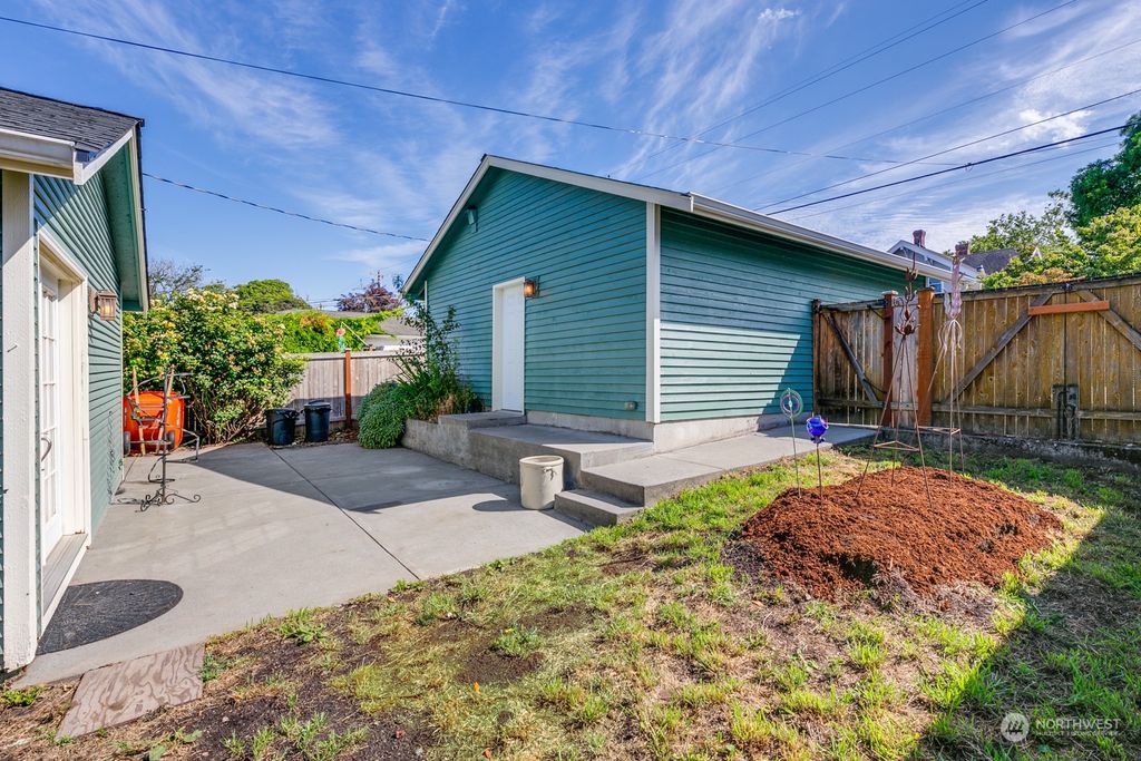Photo of 1119 Hoyt Avenue, Everett, WA 98201 (MLS # 2280138)