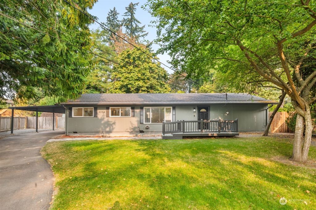 Photo of 8304 NE 148th Place, Kenmore, WA 98028 (MLS # 2008433)