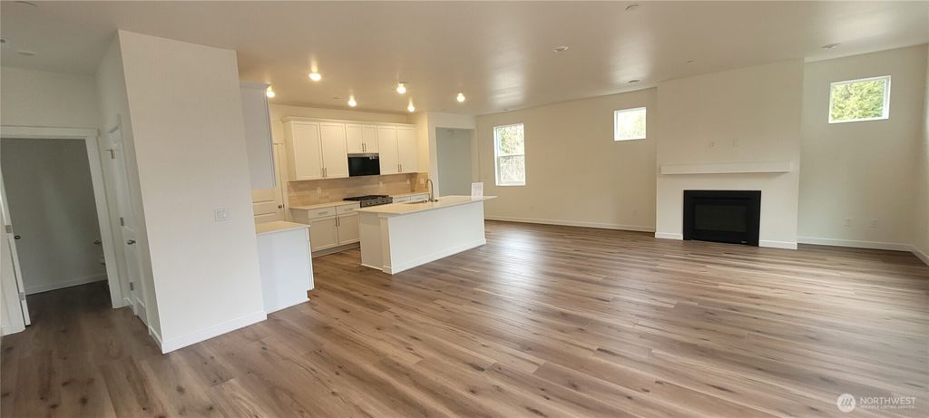 Photo of 1427 121st Street SE #4, Lake Stevens, WA 98258 (MLS # 2310574)