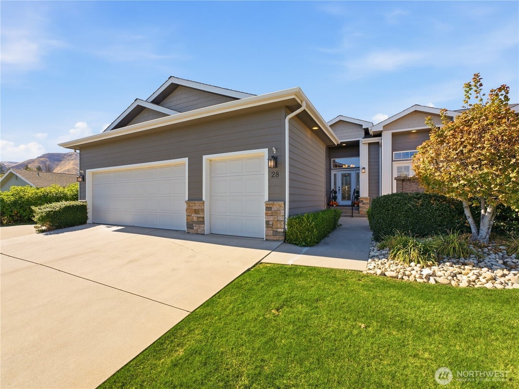 Photo of 1845 Maple Street #28, Wenatchee, WA 98801 (MLS # 2589171)