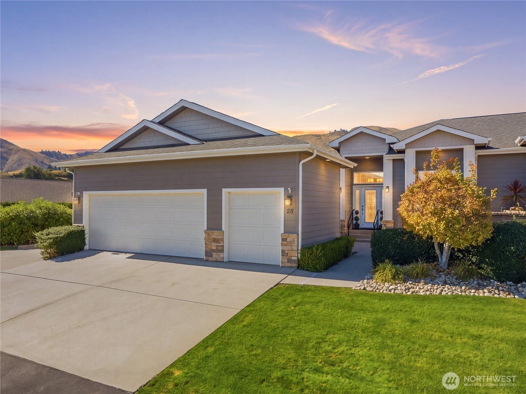 Photo of 1845 Maple Street #28, Wenatchee, WA 98801 (MLS # 2589171)