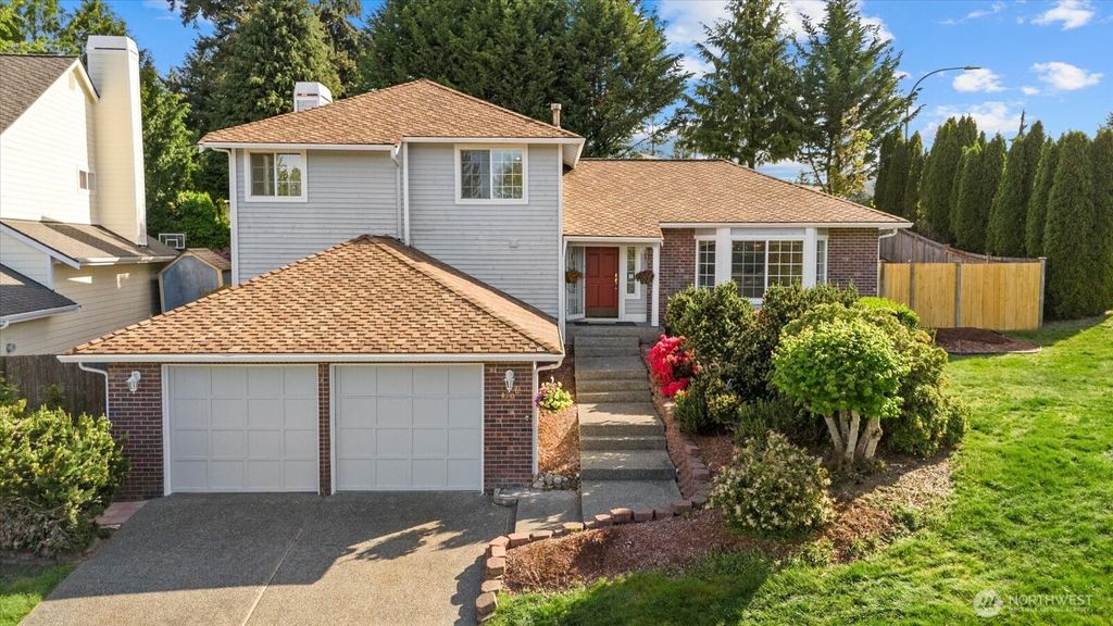 Photo of 4906 NE 19th Court, Renton, WA 98059 (MLS # 2364456)
