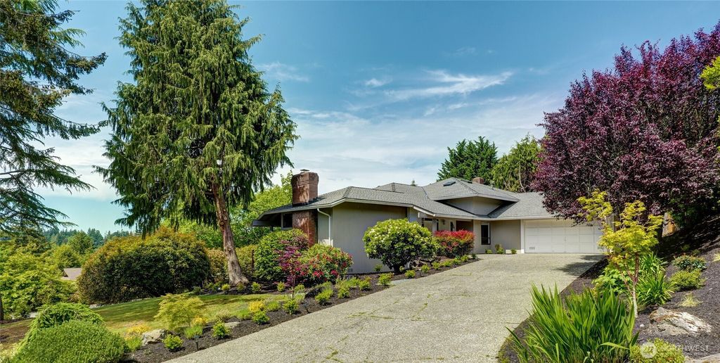 Photo of 8808 NE 14th Street, Clyde Hill, WA 98004 (MLS # 2494044)