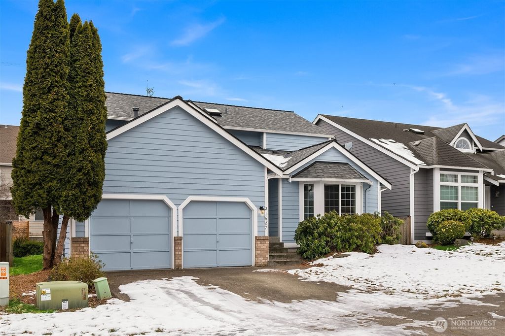 Photo of 21627 SE 281st Street, Maple Valley, WA 98038 (MLS # 2332115)