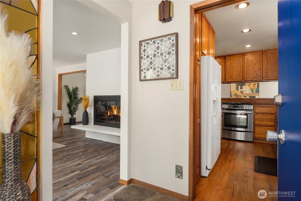 Photo of 5634 116th Place SE, Bellevue, WA 98006 (MLS # 2391699)
