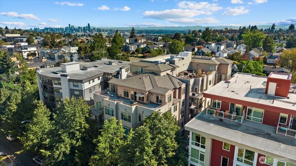 5016 CALIFORNIA AVE SW APT 302, SEATTLE, WA 98136 - Image 435dae66a0a1823ea70e5eb9b37632ff/2631483455