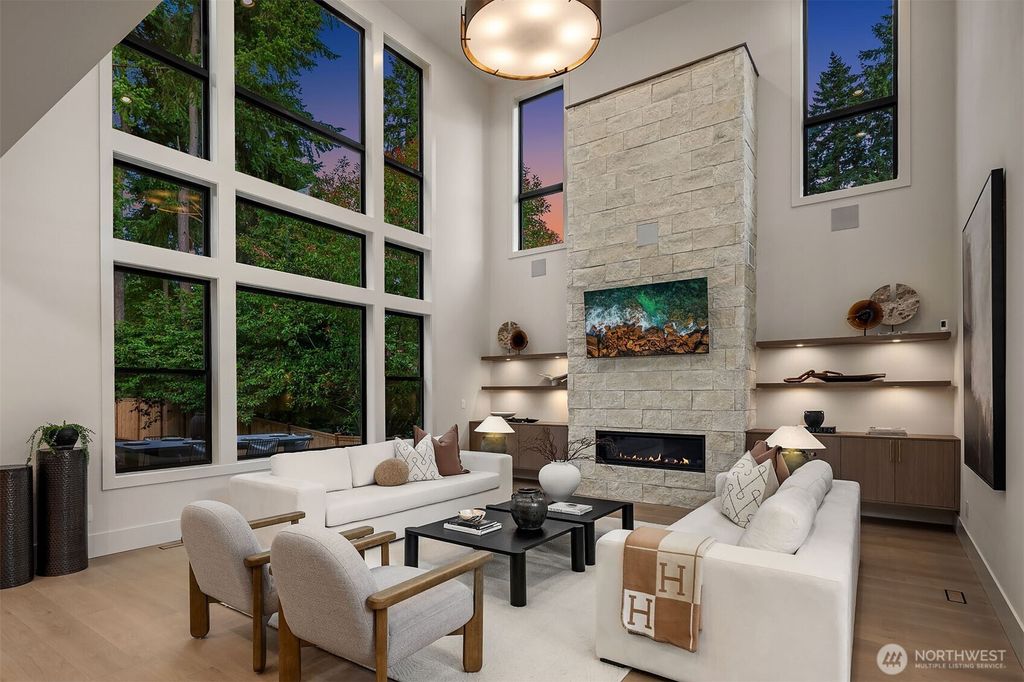 Photo of 2202 102nd Place SE, Bellevue, WA 98004 (MLS # 2422605)