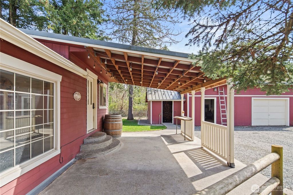 Photo of 26741 SE Ravensdale Place, Ravensdale, WA 98051 (MLS # 2353195)