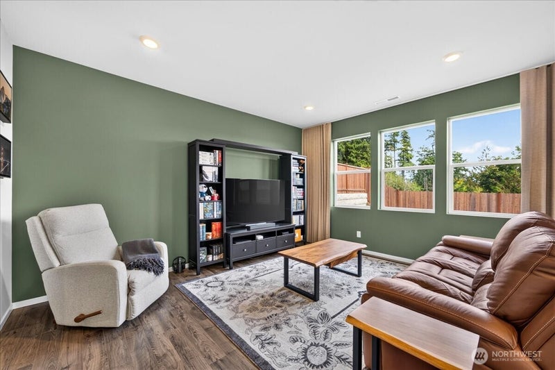 1033 SW Pendleton Way
