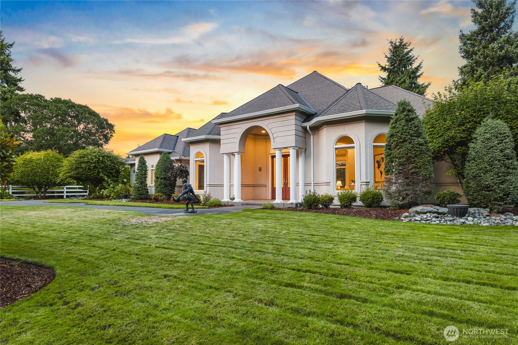 128 Country Club Circle SW