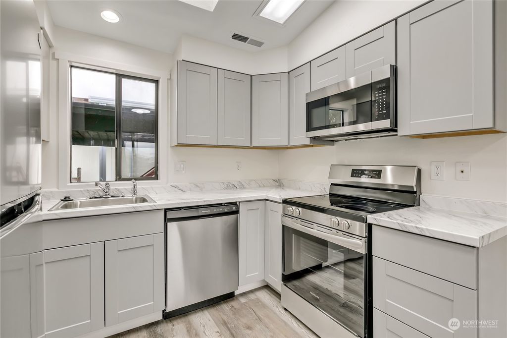Photo of 3250 S 181st Street, SeaTac, WA 98188 (MLS # 2319391)