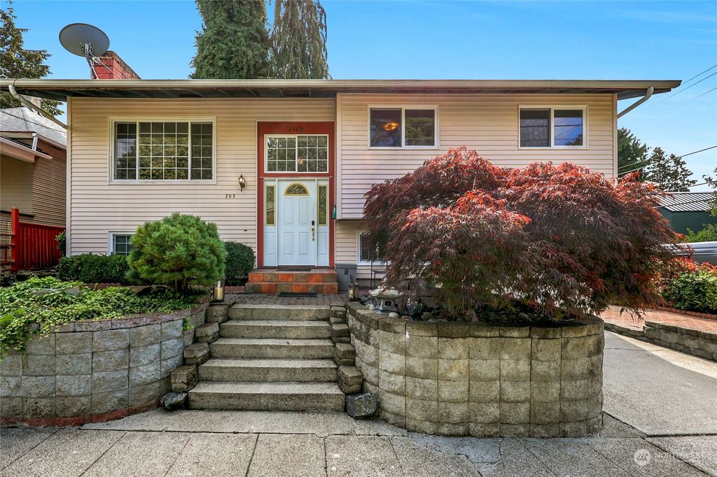 Photo of 703 N 75th Street, Seattle, WA 98103 (MLS # 2289260)