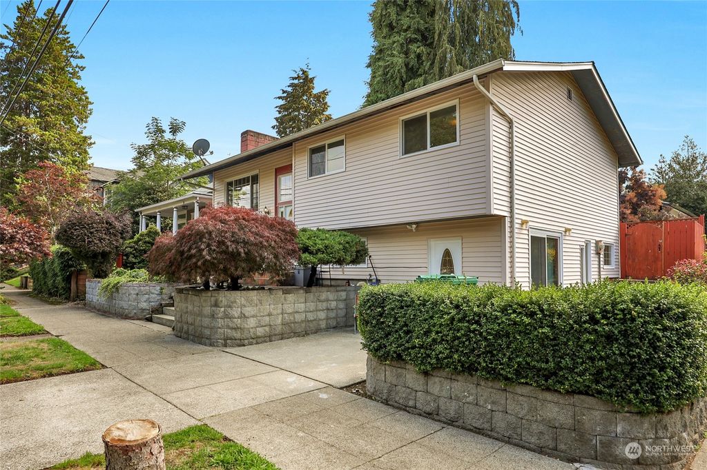 Photo of 703 N 75th Street, Seattle, WA 98103 (MLS # 2289260)