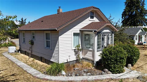 Photo of 215 W Motor Avenue, Port Angeles, WA 98362 (MLS # 2568073)