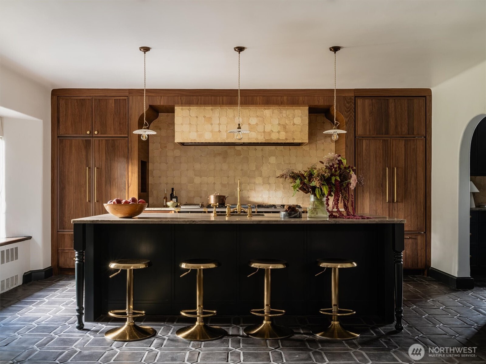 2025 Parkside Drive E