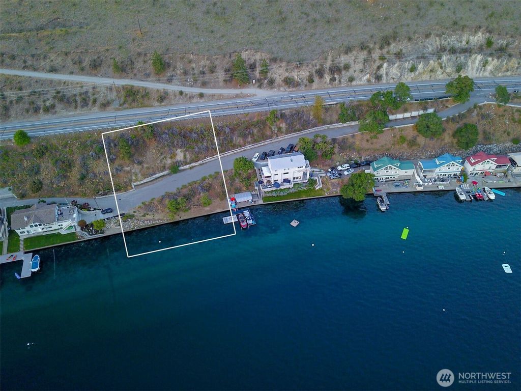 Photo of 2650 S Lakeshore Road, Chelan, WA 98816 (MLS # 2512009)