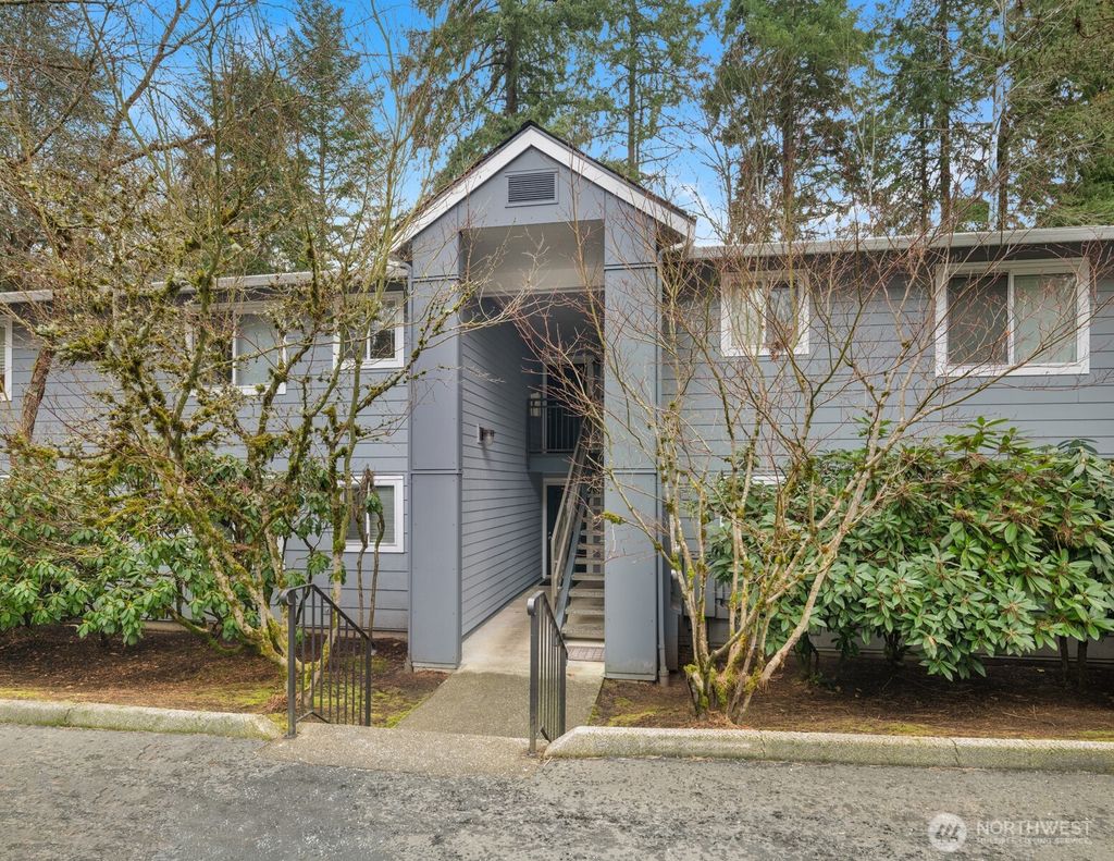 Photo of 10022 NE 127th Place #C114, Kirkland, WA 98034 (MLS # 2472053)