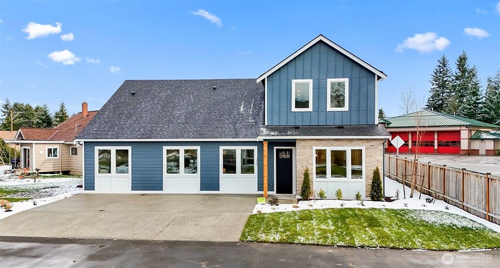 Photo of 4923 107th Place NE, Marysville, WA 98270 (MLS # 2332241)