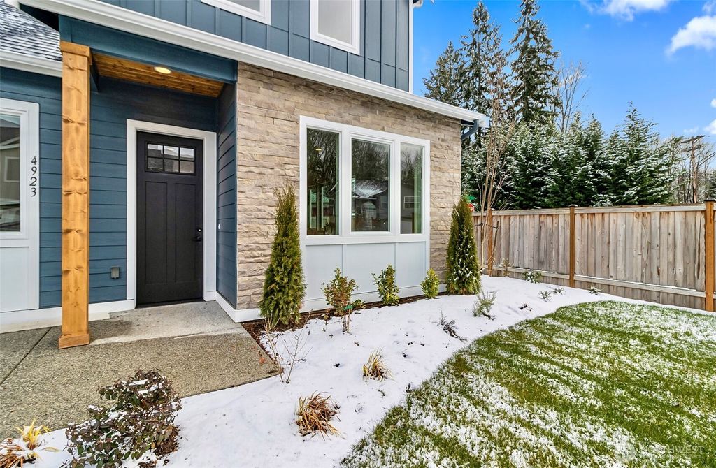 Photo of 4923 107th Place NE, Marysville, WA 98270 (MLS # 2332241)