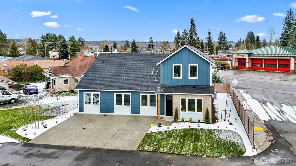 Photo of 4923 107th Place NE, Marysville, WA 98270 (MLS # 2332241)