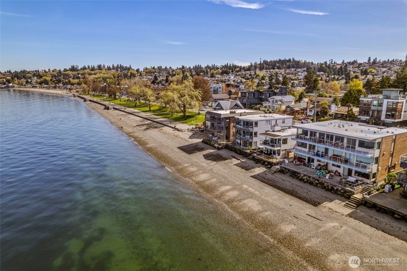 3015 Alki Avenue SW