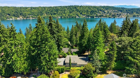 Photo of 2209 W Lake Sammamish Parkway NE, Redmond, WA 98052 (MLS # 2577868)