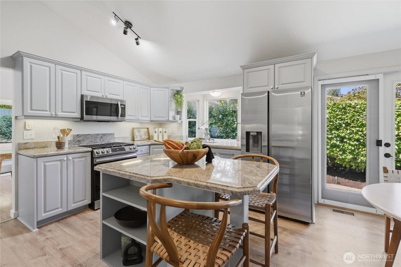 2209 W Lake Sammamish Parkway NE