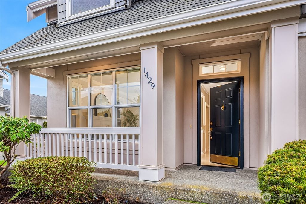 Photo of 1429 NE Katsura Street, Issaquah, WA 98029 (MLS # 2481320)