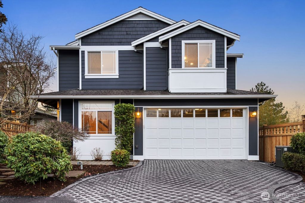 Photo of 221 4th Street S, Kirkland, WA 98033 (MLS # 2481155)