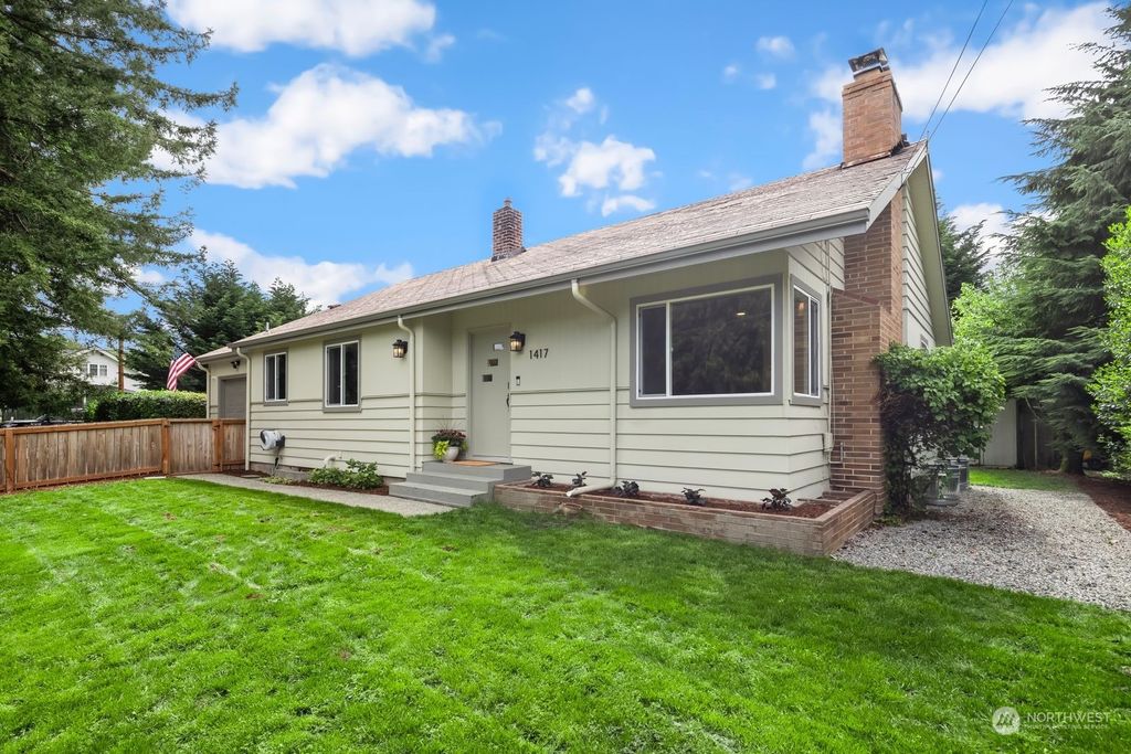 Photo of 1417 N 40th Street, Renton, WA 98056 (MLS # 2232182)