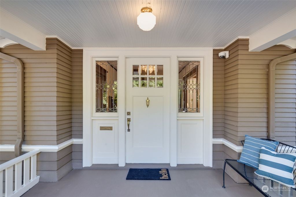 Photo of 806 37th Avenue, Seattle, WA 98122 (MLS # 2286139)