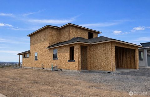 Photo of 911 9th Avenue NE, Ephrata, WA 98823 (MLS # 2492471)