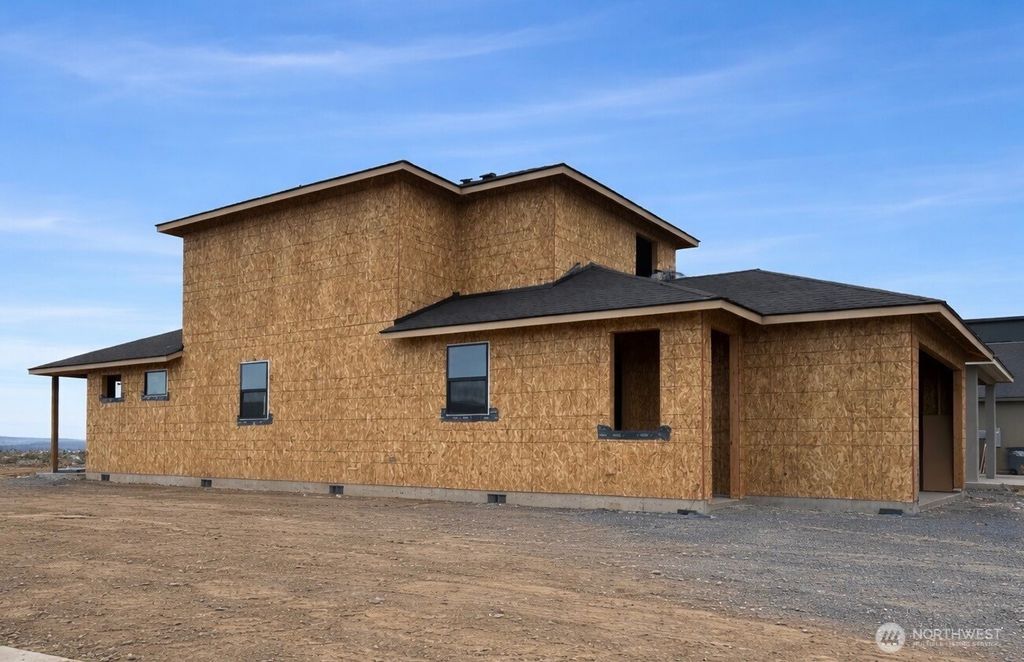 Photo of 911 9th Avenue NE, Ephrata, WA 98823 (MLS # 2492471)