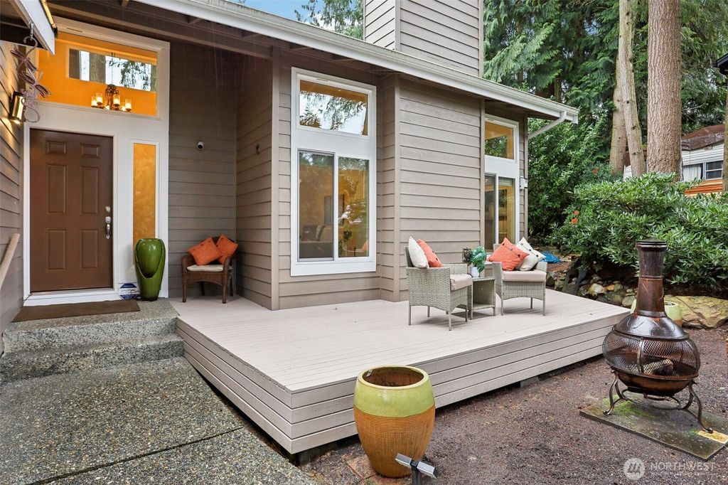 Photo of 14252 92nd Avenue NE, Kirkland, WA 98034 (MLS # 2344899)