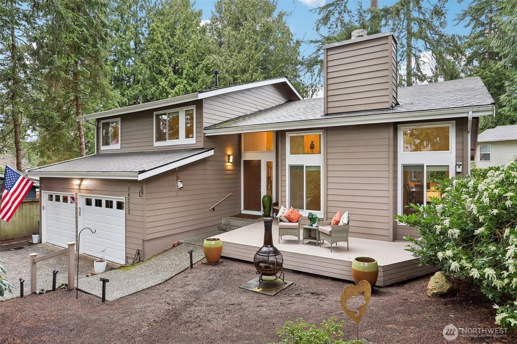 Photo of 14252 92nd Avenue NE, Kirkland, WA 98034 (MLS # 2344899)
