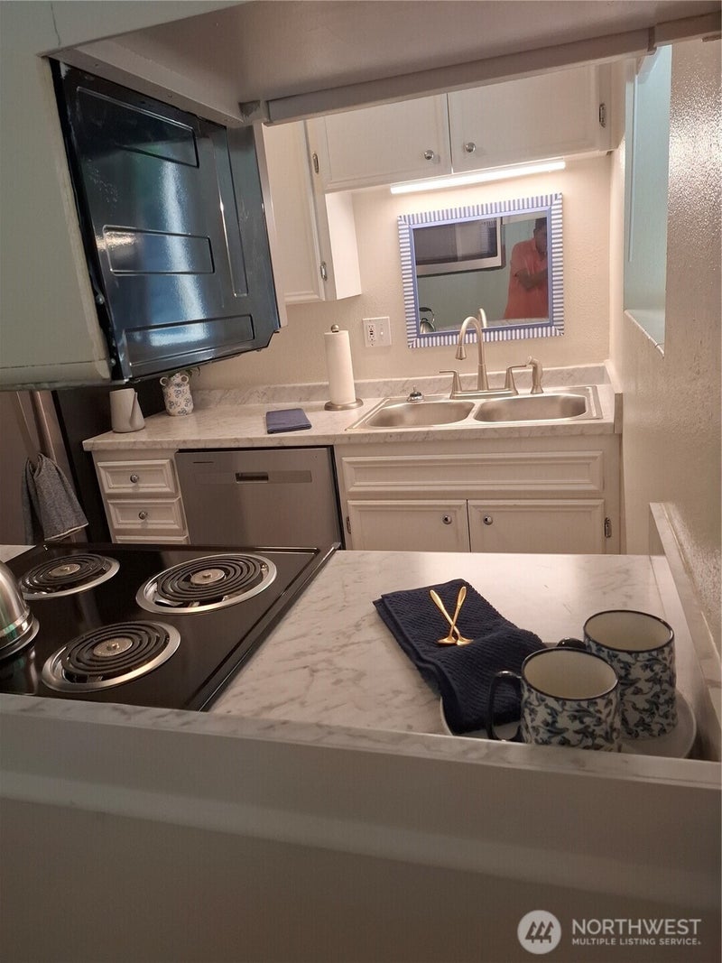 8315 Cirque Drive W 1