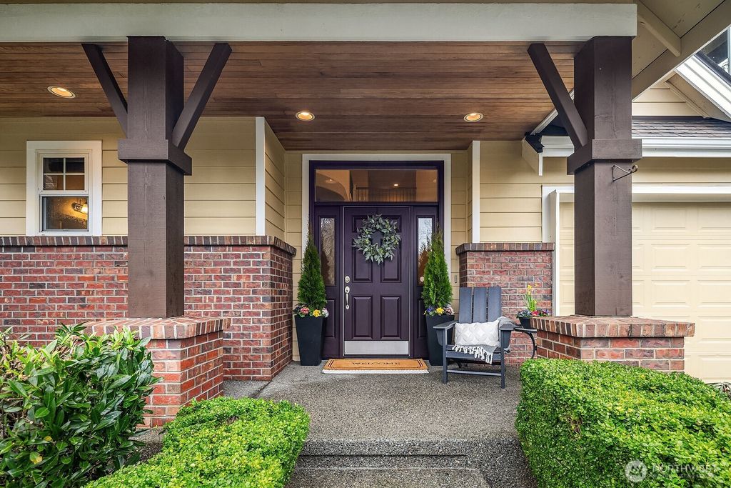 Photo of 809 235th Avenue NE, Sammamish, WA 98074 (MLS # 2485146)