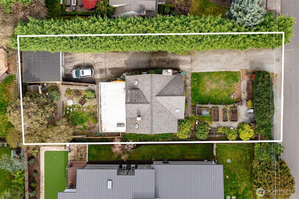 Photo of 521 98th Ave Ave NE, Bellevue, WA 98004 (MLS # 2355357)