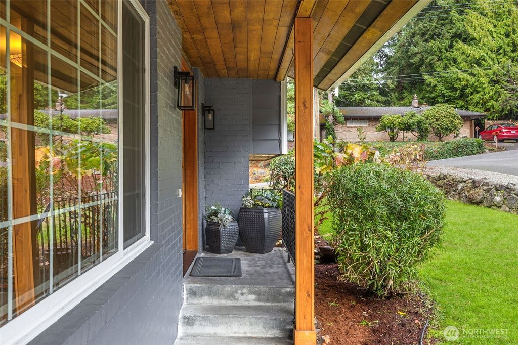 Photo of 19415 36th Court NE, Lake Forest Park, WA 98155 (MLS # 2455878)