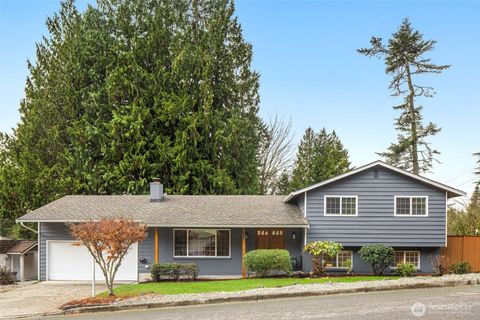 19415 36th Court NE Lake Forest Park WA 98155