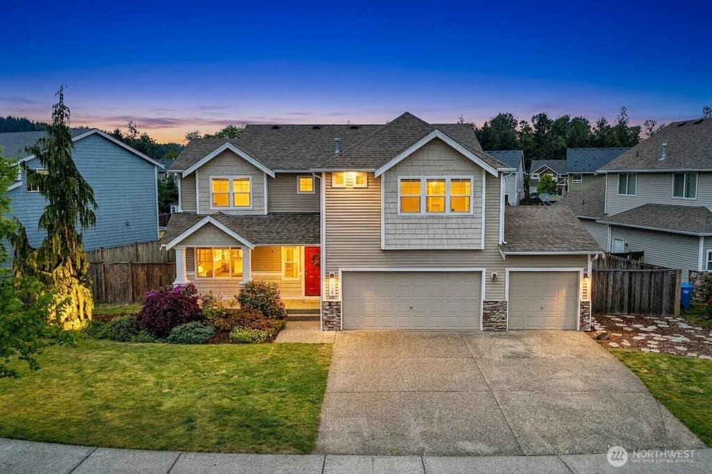 Photo of 209 Burr Street NE, Orting, WA 98360 (MLS # 2568579)