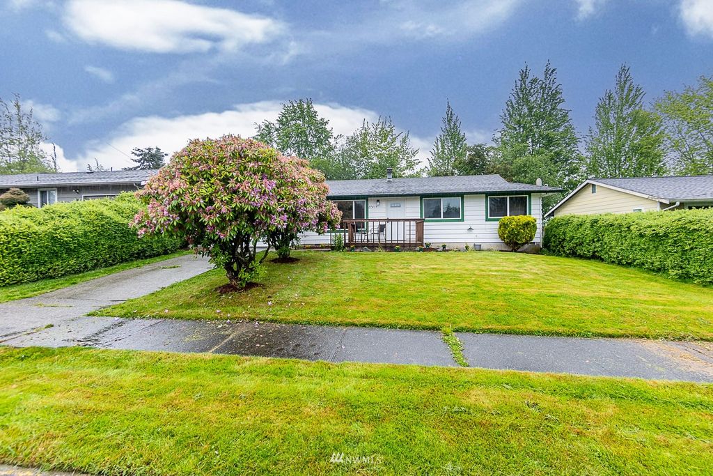 Photo of 27419 76th Drive NW, Stanwood, WA 98292 (MLS # 1946638)