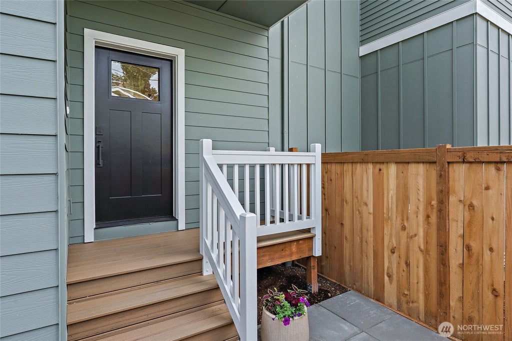 Photo of 263 NW 42nd Street, Seattle, WA 98107 (MLS # 2581471)
