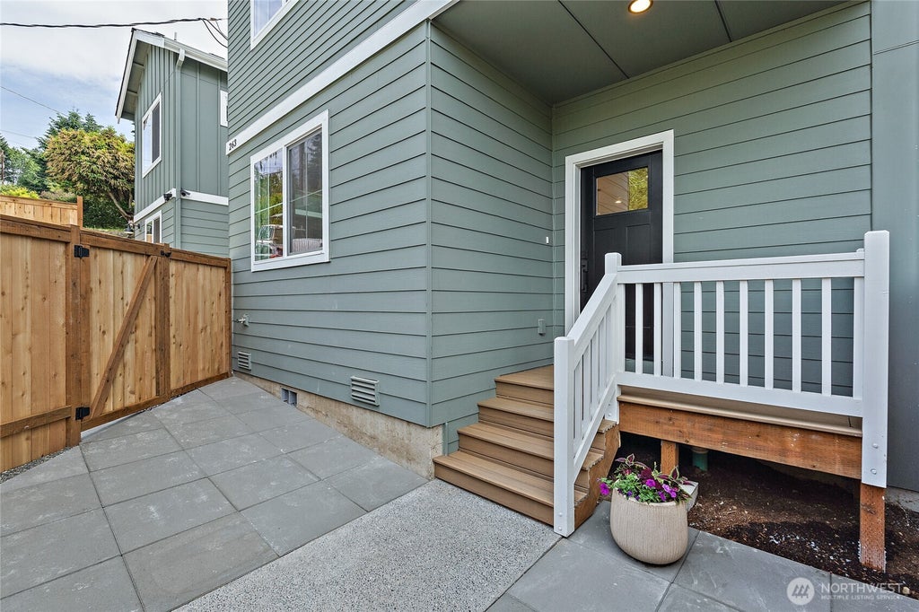 Photo of 263 NW 42nd Street, Seattle, WA 98107 (MLS # 2581471)