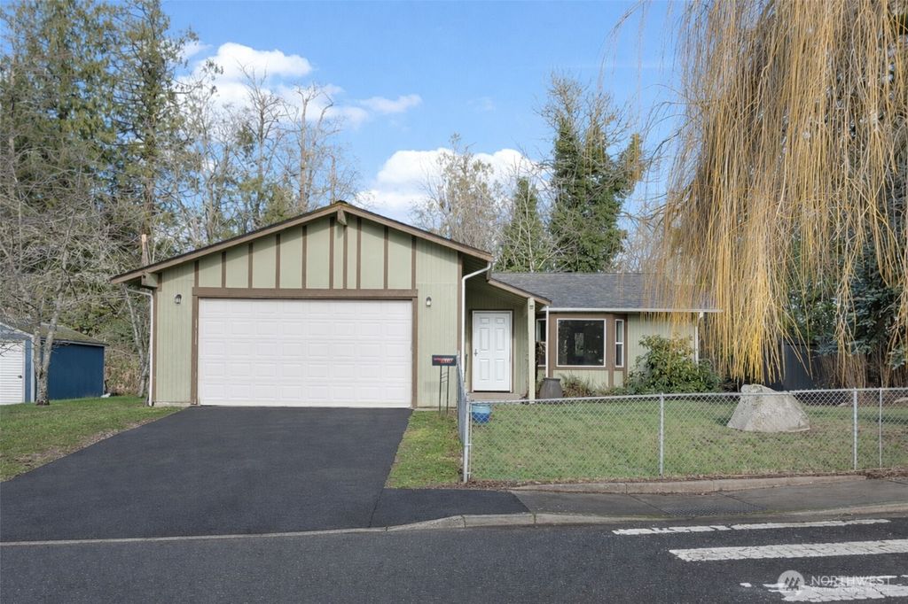 Photo of 808 E 31st Street, Bremerton, WA 98310 (MLS # 2460357)
