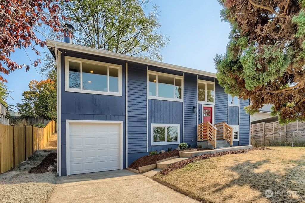 Photo of 6708 14th Avenue SW, Seattle, WA 98106 (MLS # 2000140)