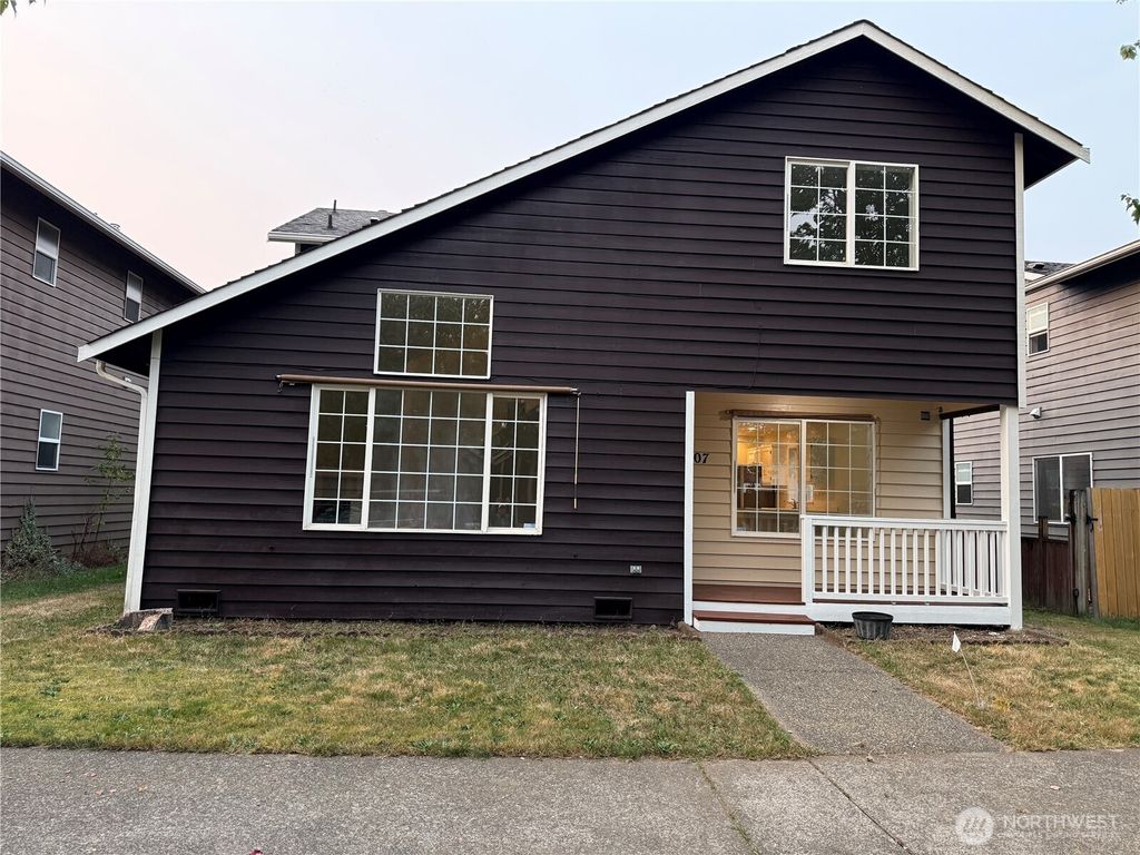 Photo of 207 Willow Avenue W, Sultan, WA 98294 (MLS # 2430082)